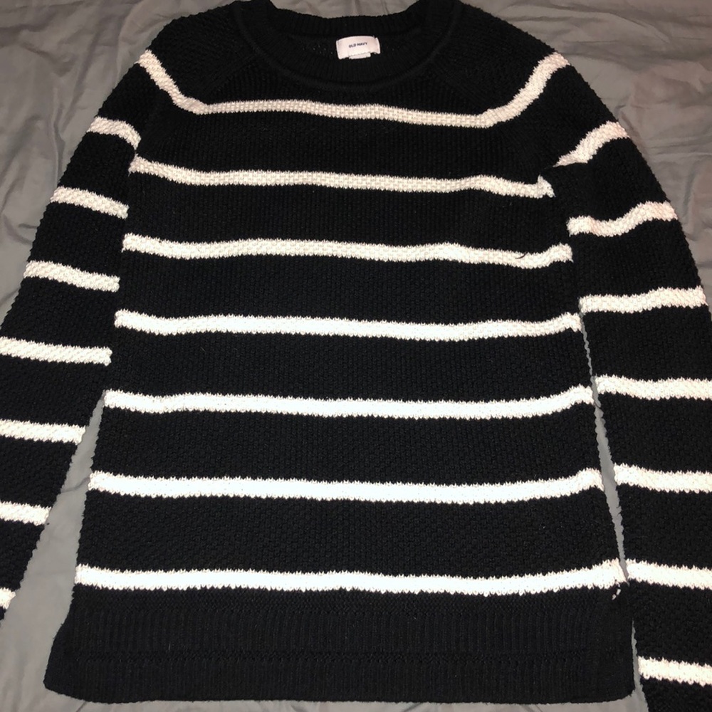 Black and white sweater!